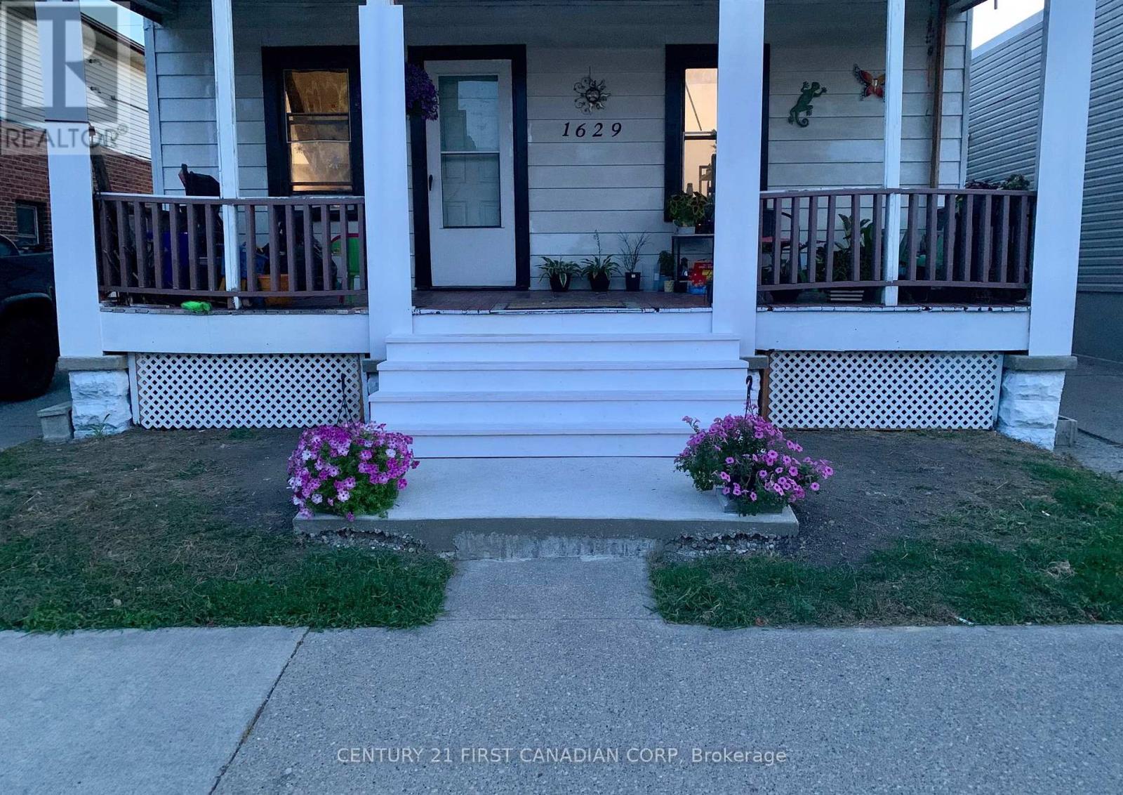 1629 Drouillard Road, Windsor, Ontario  N8Y 2S4 - Photo 2 - X12376584