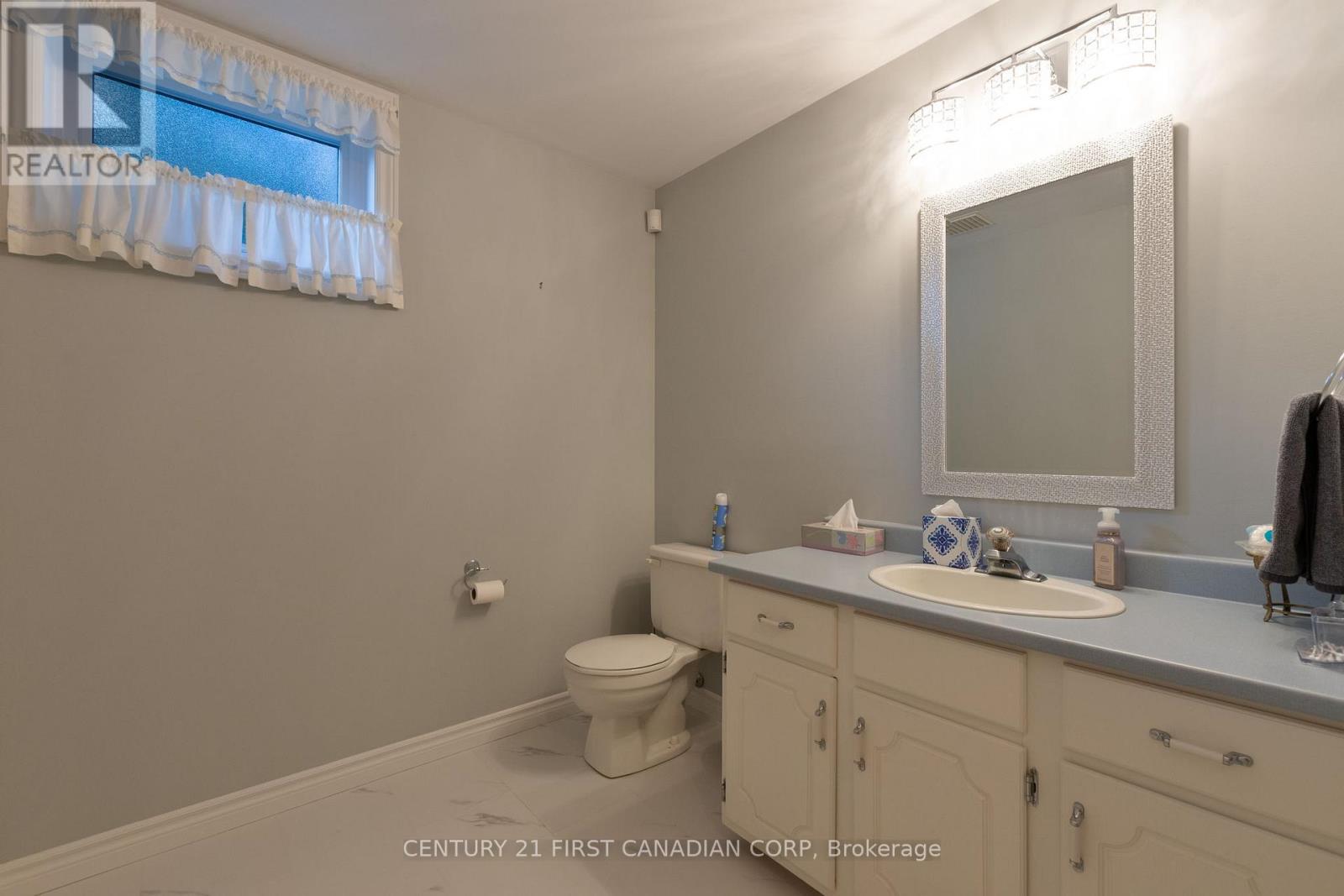 196 Hull Road, Strathroy-Caradoc, Ontario  N7G 3P2 - Photo 37 - X12376593