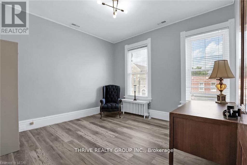 2 - 869 Dundas Street, London East, Ontario  N5W 2Z7 - Photo 2 - X12376656