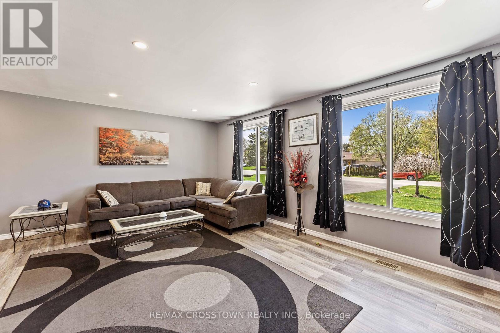 204 Camilla Crescent, Essa (Thornton), Ontario  L0L 2N0 - Photo 10 - N12376461