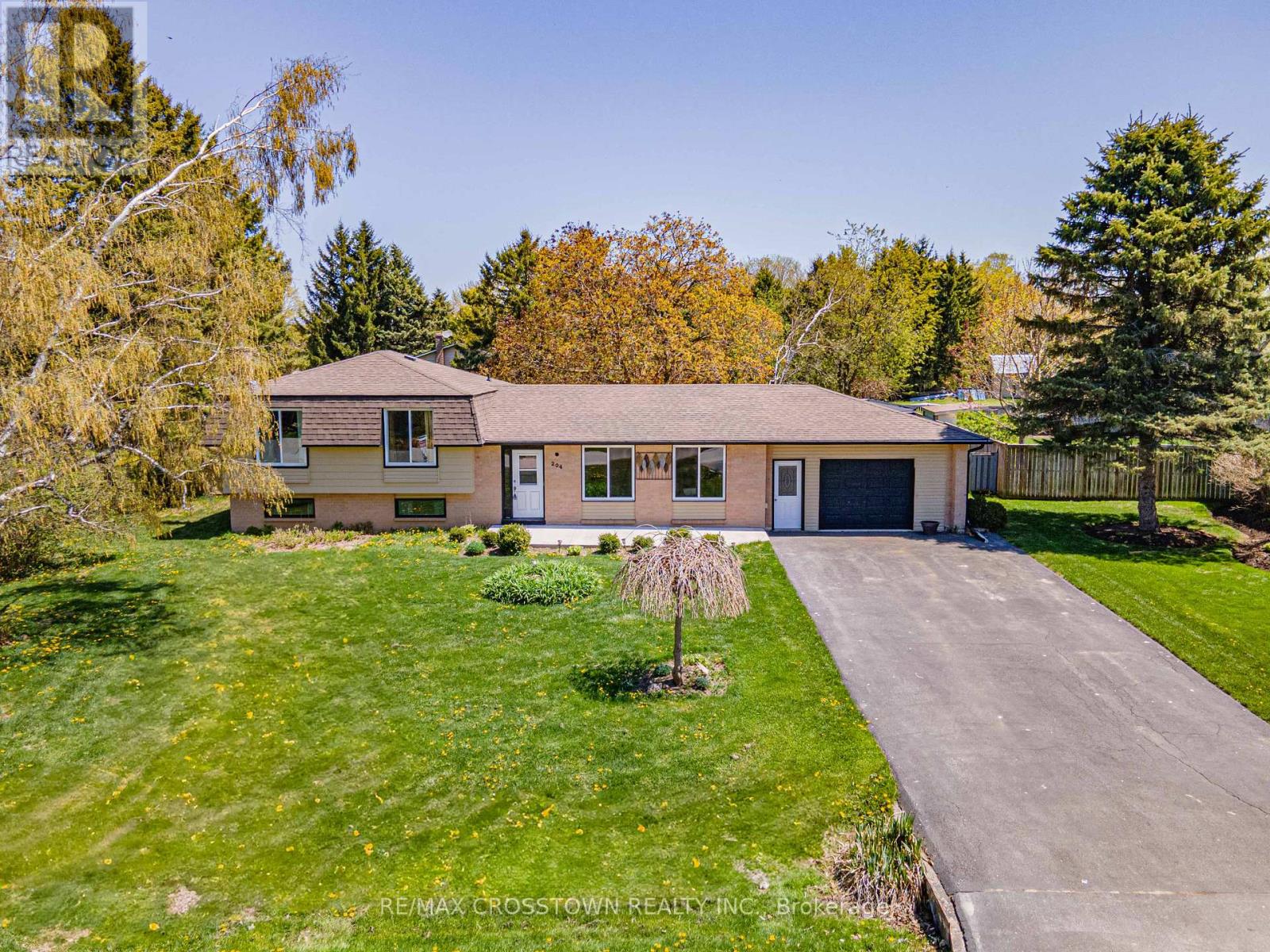 204 Camilla Crescent, Essa (Thornton), Ontario  L0L 2N0 - Photo 35 - N12376461
