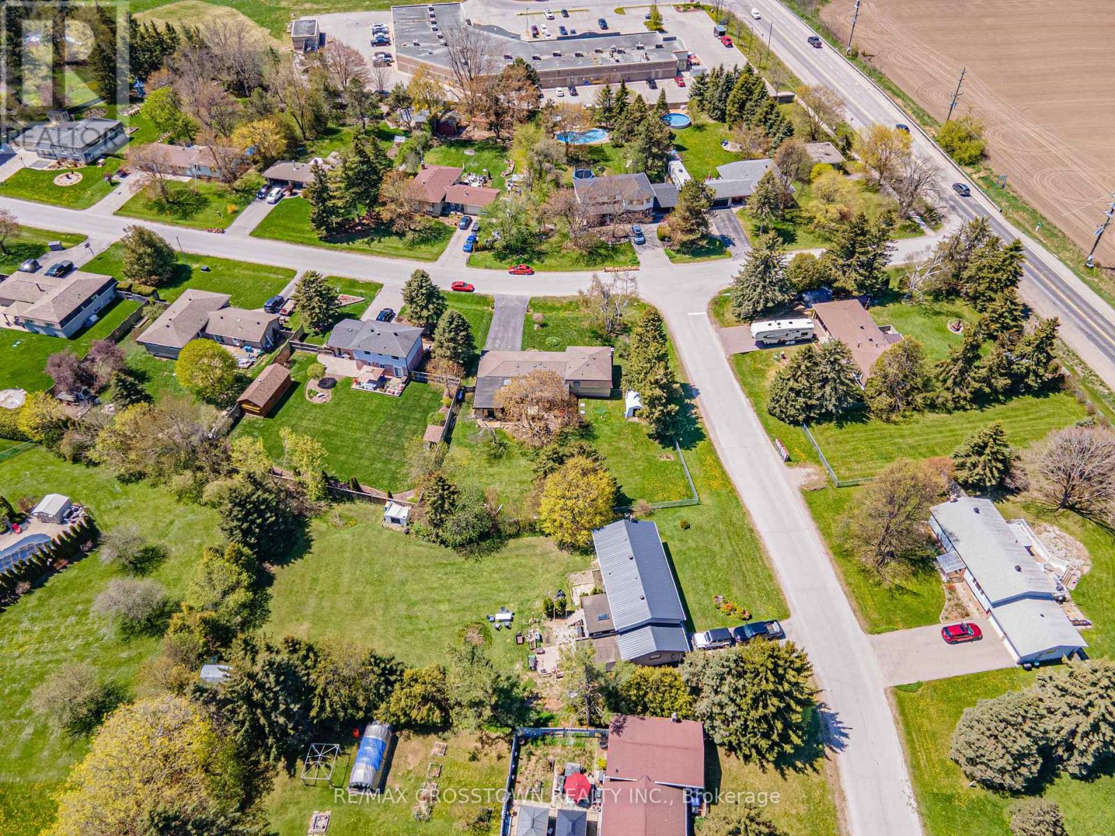 204 Camilla Crescent, Essa (Thornton), Ontario  L0L 2N0 - Photo 38 - N12376461