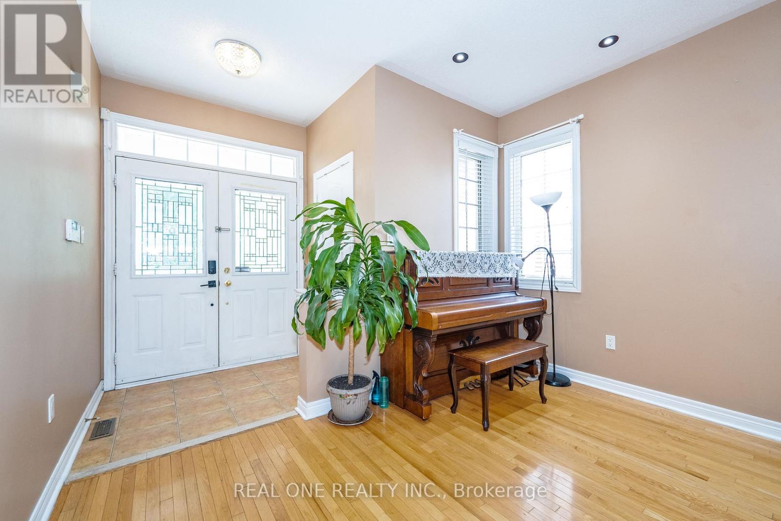 Property at 40 SAFFRON STREET image 2