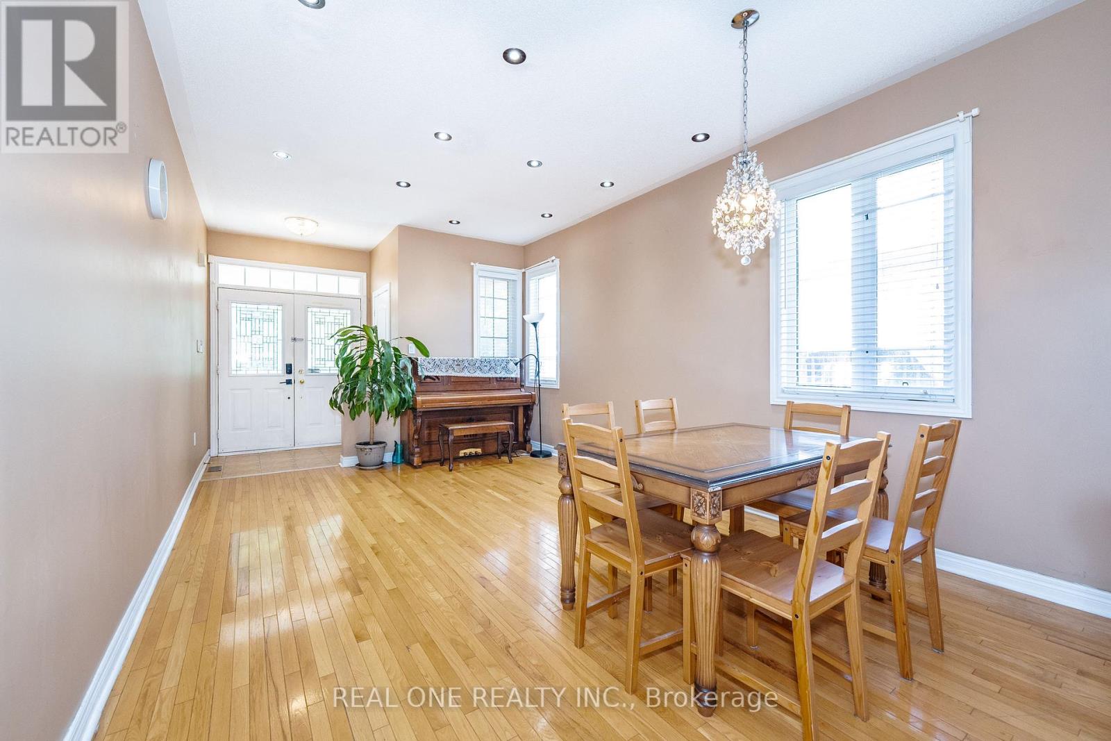 Property at 40 SAFFRON STREET image 4