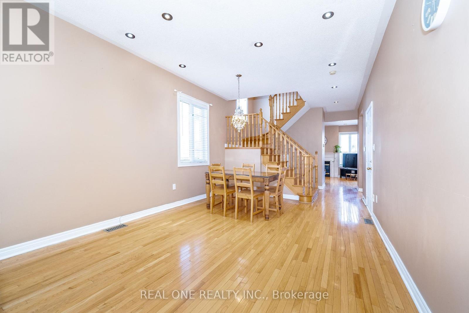 Property at 40 SAFFRON STREET image 5