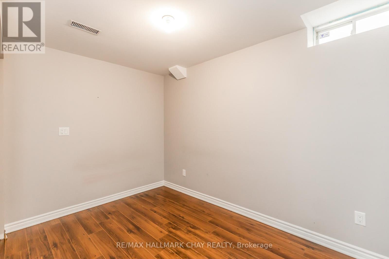 Lower - 160 Golden Gate Circle, Vaughan, Ontario  L4H 1N6 - Photo 20 - N12376518