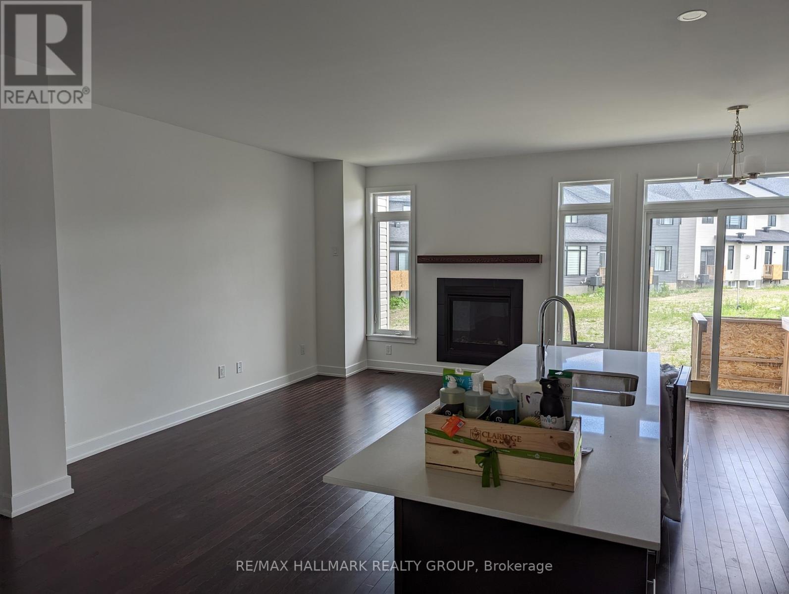 262 Darjeeling Avenue, Ottawa, Ontario  K2J 6Z1 - Photo 3 - X12376652