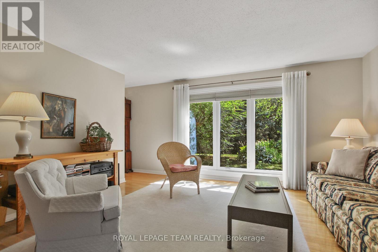 47 Inuvik Crescent, Ottawa, Ontario  K2L 1A1 - Photo 11 - X12376785