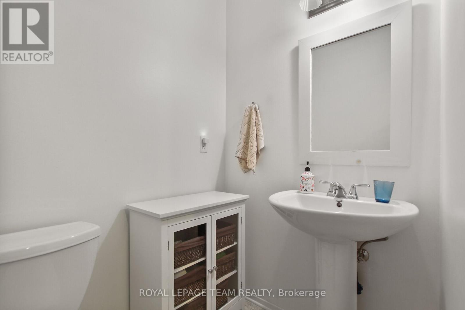 47 Inuvik Crescent, Ottawa, Ontario  K2L 1A1 - Photo 33 - X12376785