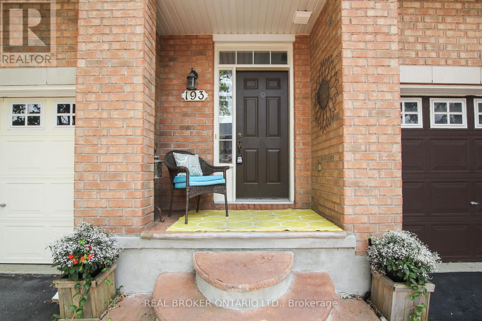 193 Deercroft Avenue, Ottawa, Ontario  K2J 5J4 - Photo 2 - X12376808
