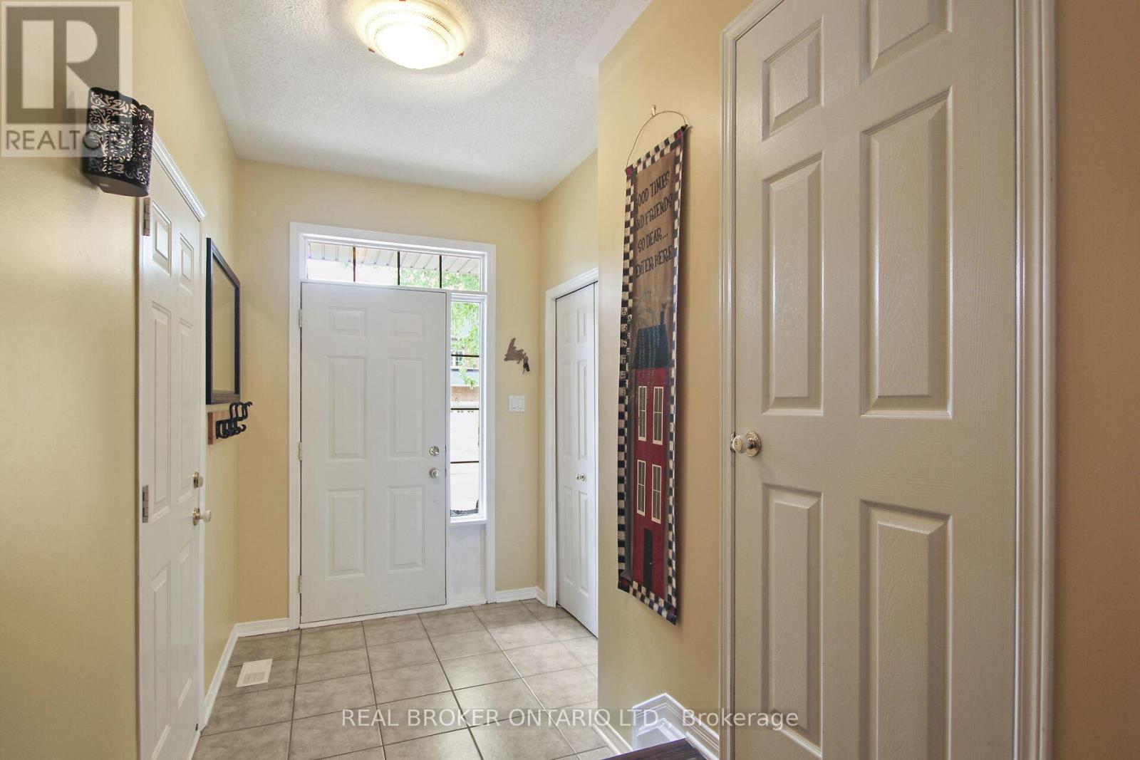 193 Deercroft Avenue, Ottawa, Ontario  K2J 5J4 - Photo 4 - X12376808