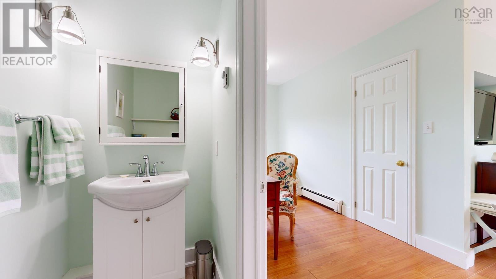 216 Dufferin Street, Lunenburg, Nova Scotia  B0J 2C0 - Photo 48 - 202522217