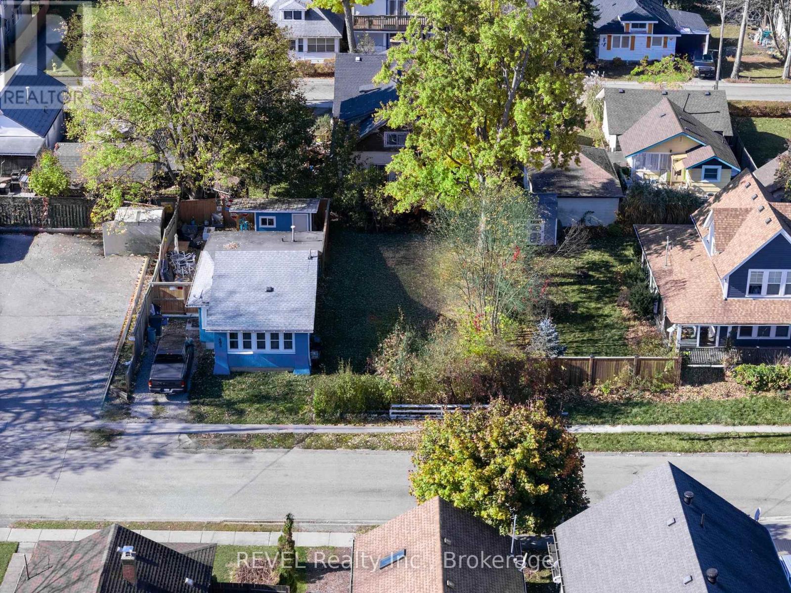 405 Oxford Avenue, Fort Erie, Ontario  L0S 1B0 - Photo 2 - X12376538