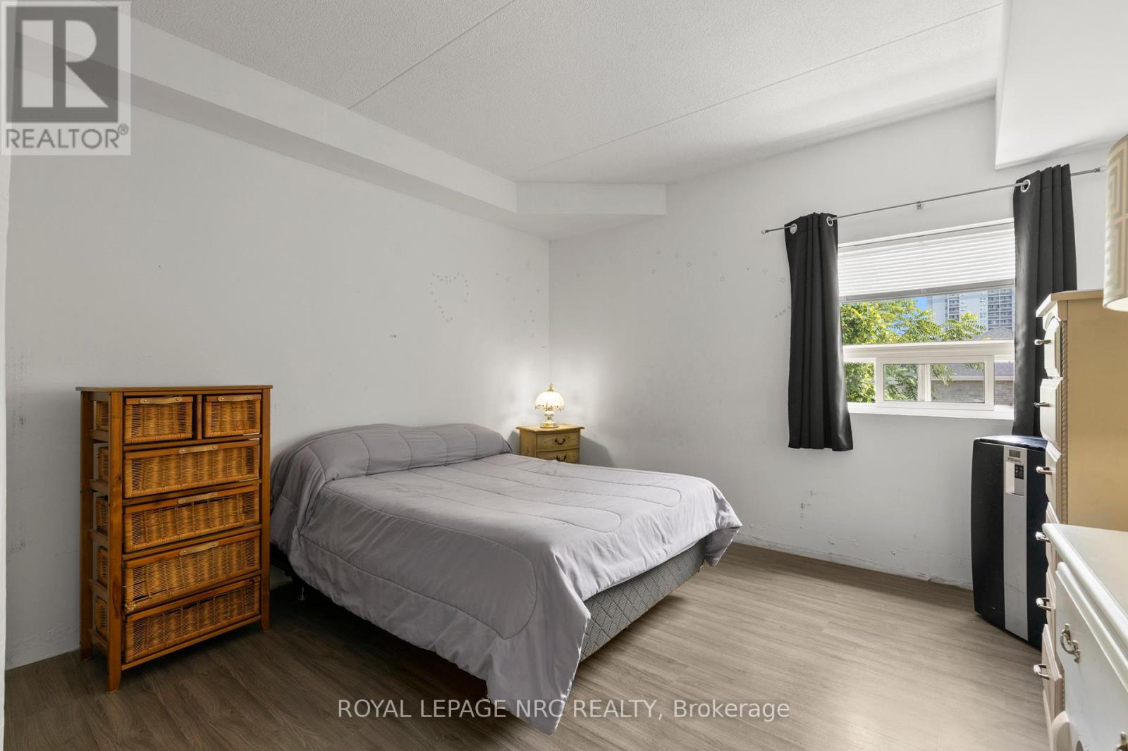 3 - 4872 Valley Way, Niagara Falls, Ontario  L2E 1W3 - Photo 17 - X12376629