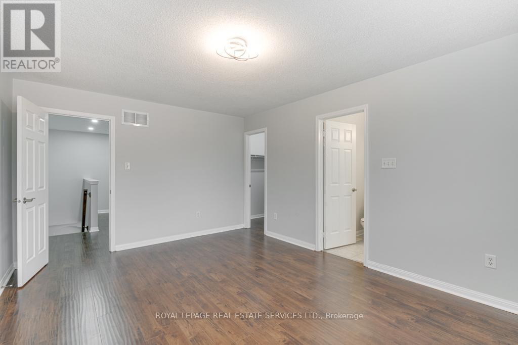 Upper - 1327 Weir Chase, Mississauga, Ontario  L5V 2W7 - Photo 22 - W12376473