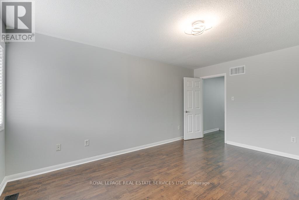 Upper - 1327 Weir Chase, Mississauga, Ontario  L5V 2W7 - Photo 25 - W12376473