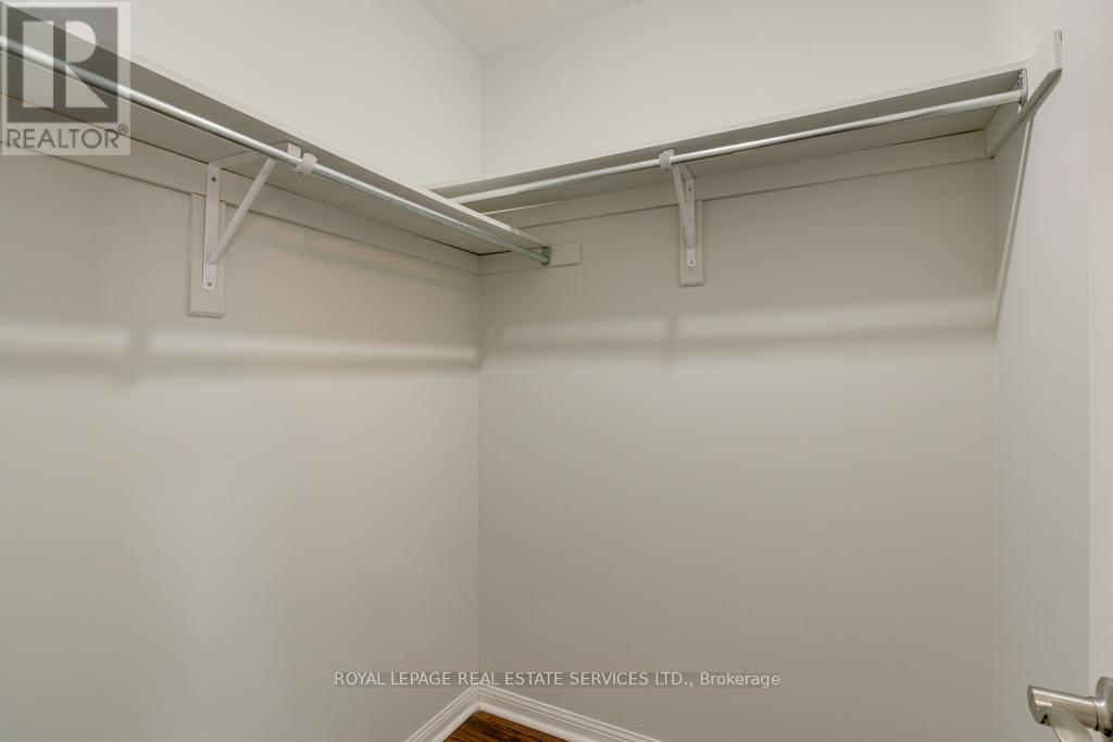 Upper - 1327 Weir Chase, Mississauga, Ontario  L5V 2W7 - Photo 28 - W12376473