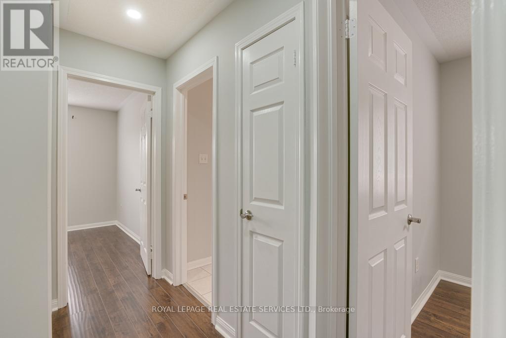 Upper - 1327 Weir Chase, Mississauga, Ontario  L5V 2W7 - Photo 29 - W12376473