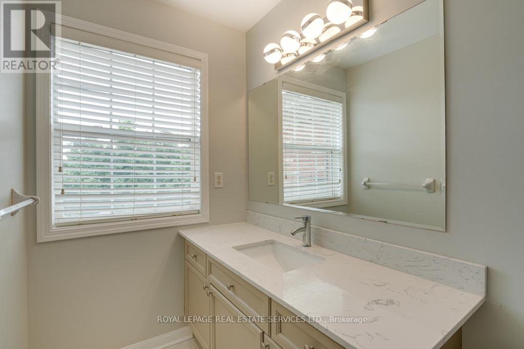 Upper - 1327 Weir Chase, Mississauga, Ontario  L5V 2W7 - Photo 34 - W12376473