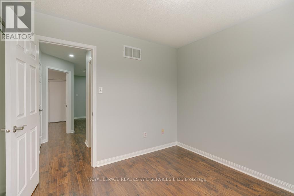 Upper - 1327 Weir Chase, Mississauga, Ontario  L5V 2W7 - Photo 37 - W12376473