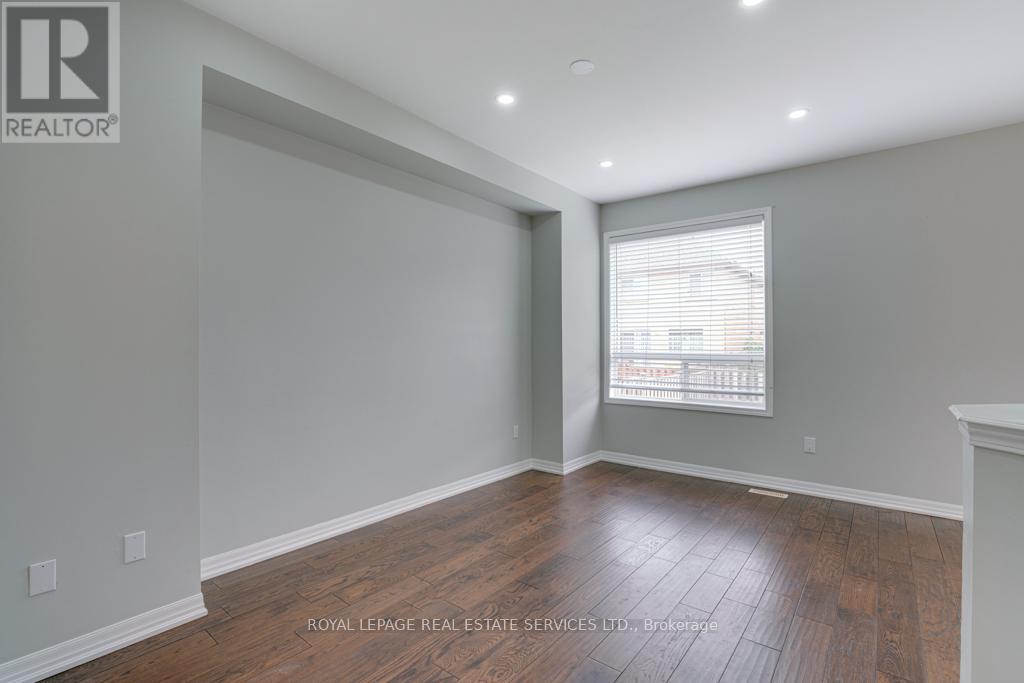 Upper - 1327 Weir Chase, Mississauga, Ontario  L5V 2W7 - Photo 8 - W12376473