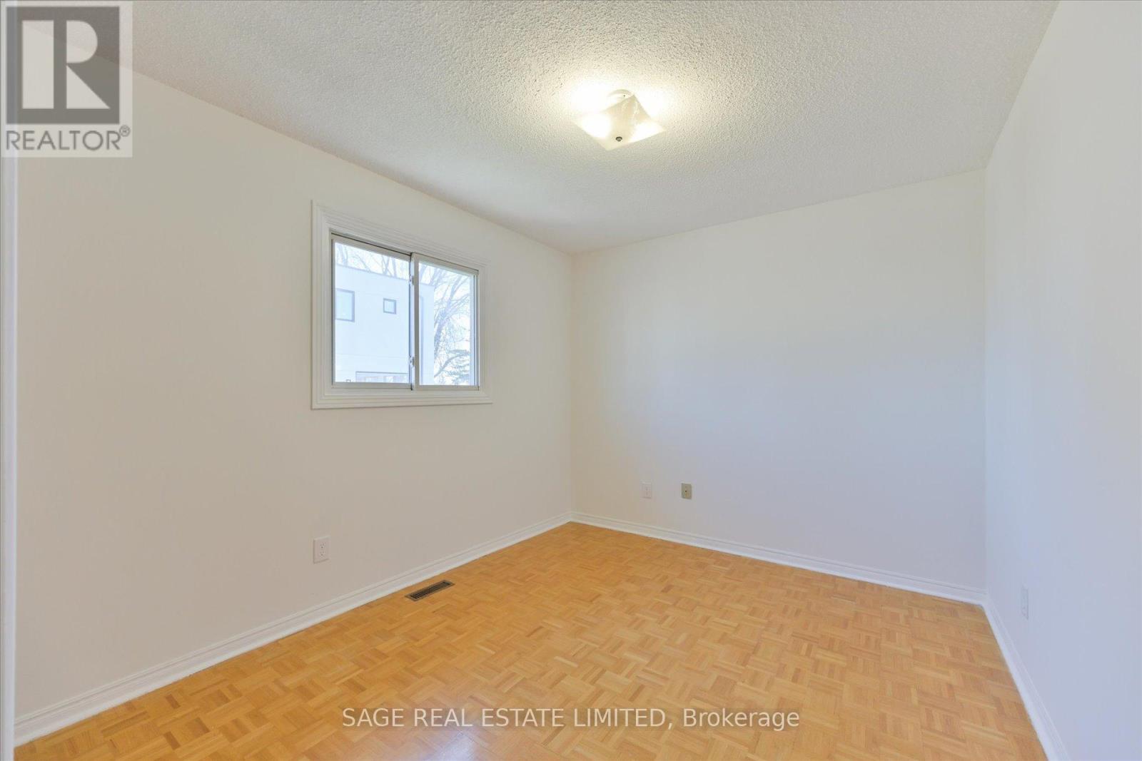 1 Goa Court, Toronto (Alderwood), Ontario  M8W 4Y2 - Photo 21 - W12376477