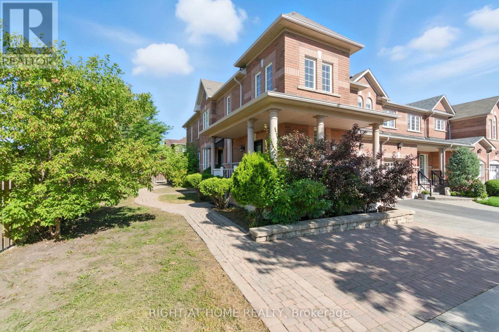 1233 Lamont Crescent, Milton (Cl Clarke), Ontario  L9T 6W5 - Photo 1 - W12376478