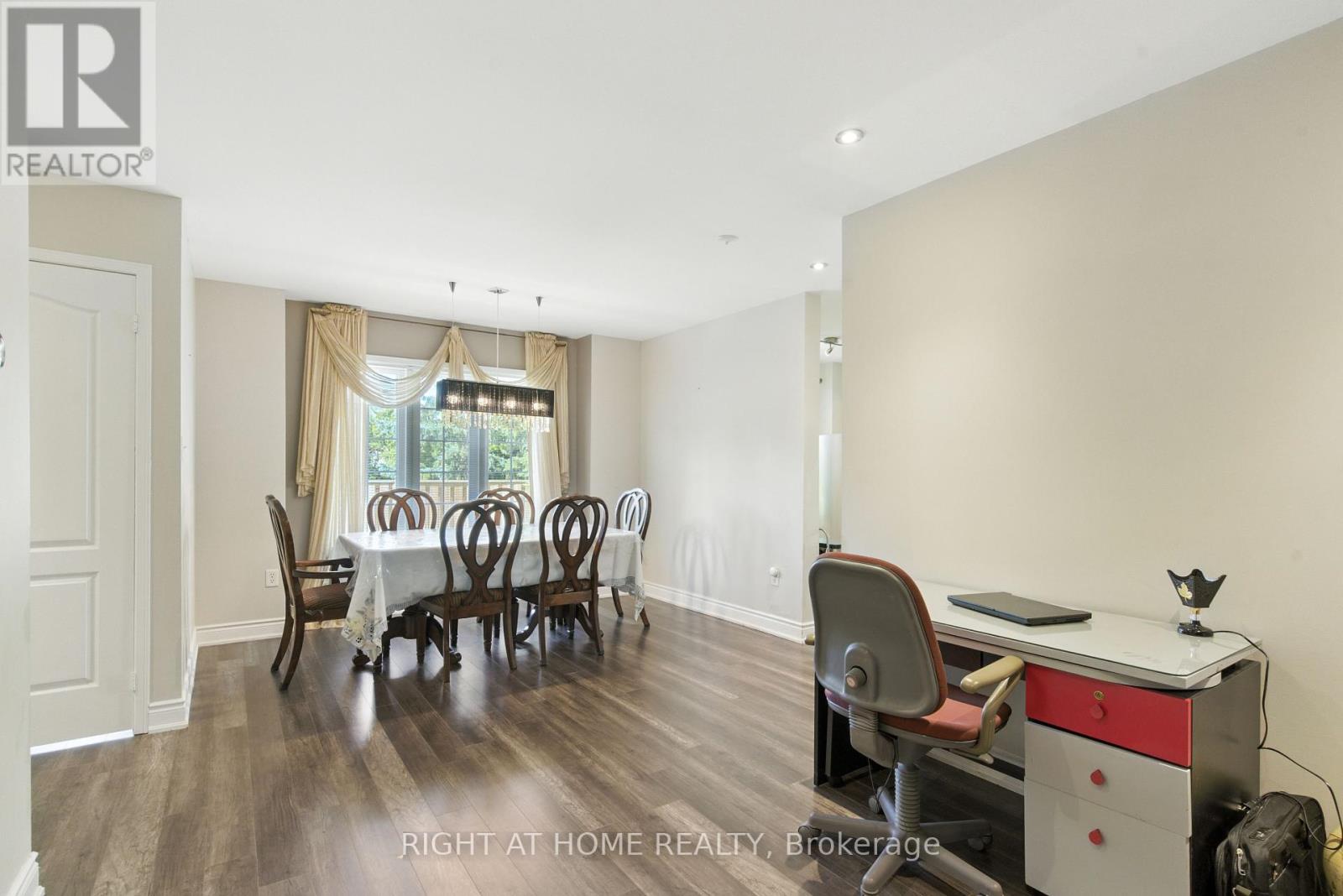 1233 Lamont Crescent, Milton (Cl Clarke), Ontario  L9T 6W5 - Photo 12 - W12376478