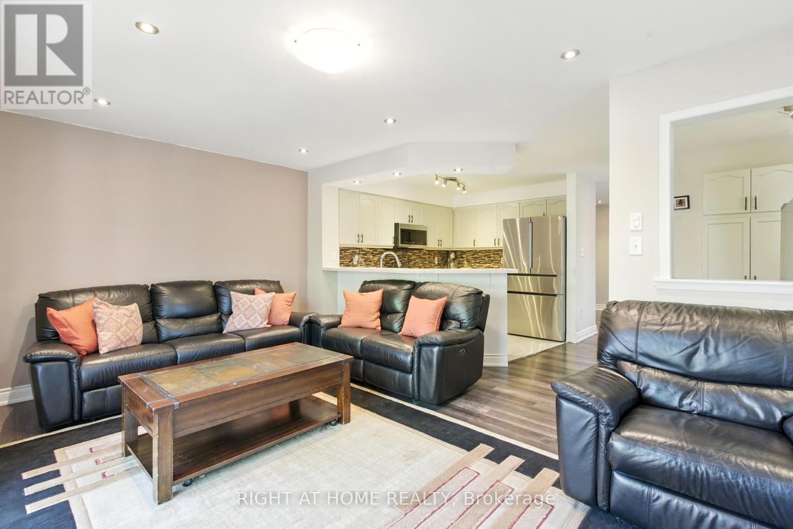 1233 Lamont Crescent, Milton (Cl Clarke), Ontario  L9T 6W5 - Photo 19 - W12376478
