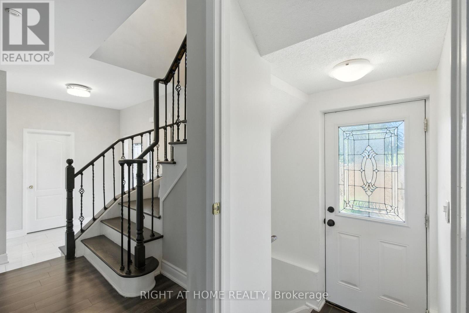1233 Lamont Crescent, Milton (Cl Clarke), Ontario  L9T 6W5 - Photo 34 - W12376478