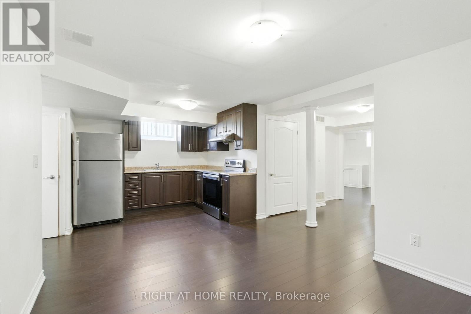 1233 Lamont Crescent, Milton (Cl Clarke), Ontario  L9T 6W5 - Photo 36 - W12376478