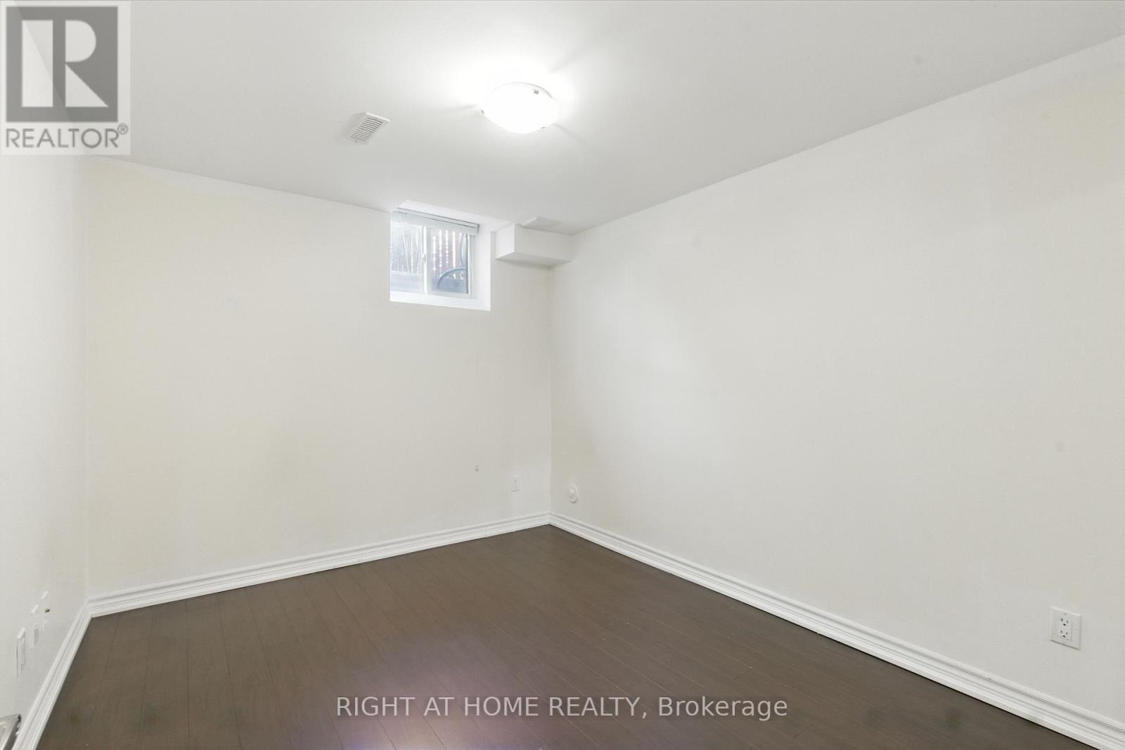 1233 Lamont Crescent, Milton (Cl Clarke), Ontario  L9T 6W5 - Photo 40 - W12376478