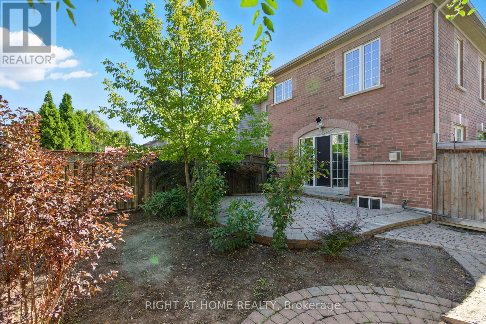 1233 Lamont Crescent, Milton (Cl Clarke), Ontario  L9T 6W5 - Photo 42 - W12376478