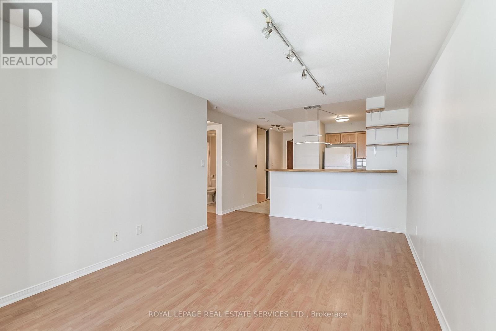 1005 - 9 Michael Power Place, Toronto (Islington-City Centre West), Ontario  M9A 0A5 - Photo 25 - W12376507