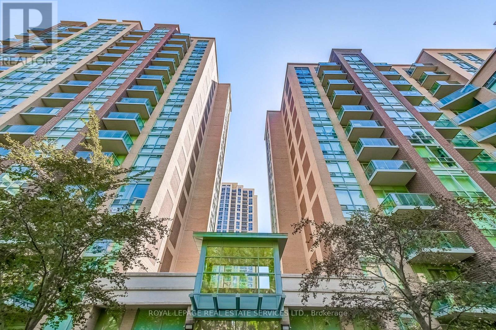 1005 - 9 Michael Power Place, Toronto (Islington-City Centre West), Ontario  M9A 0A5 - Photo 5 - W12376507