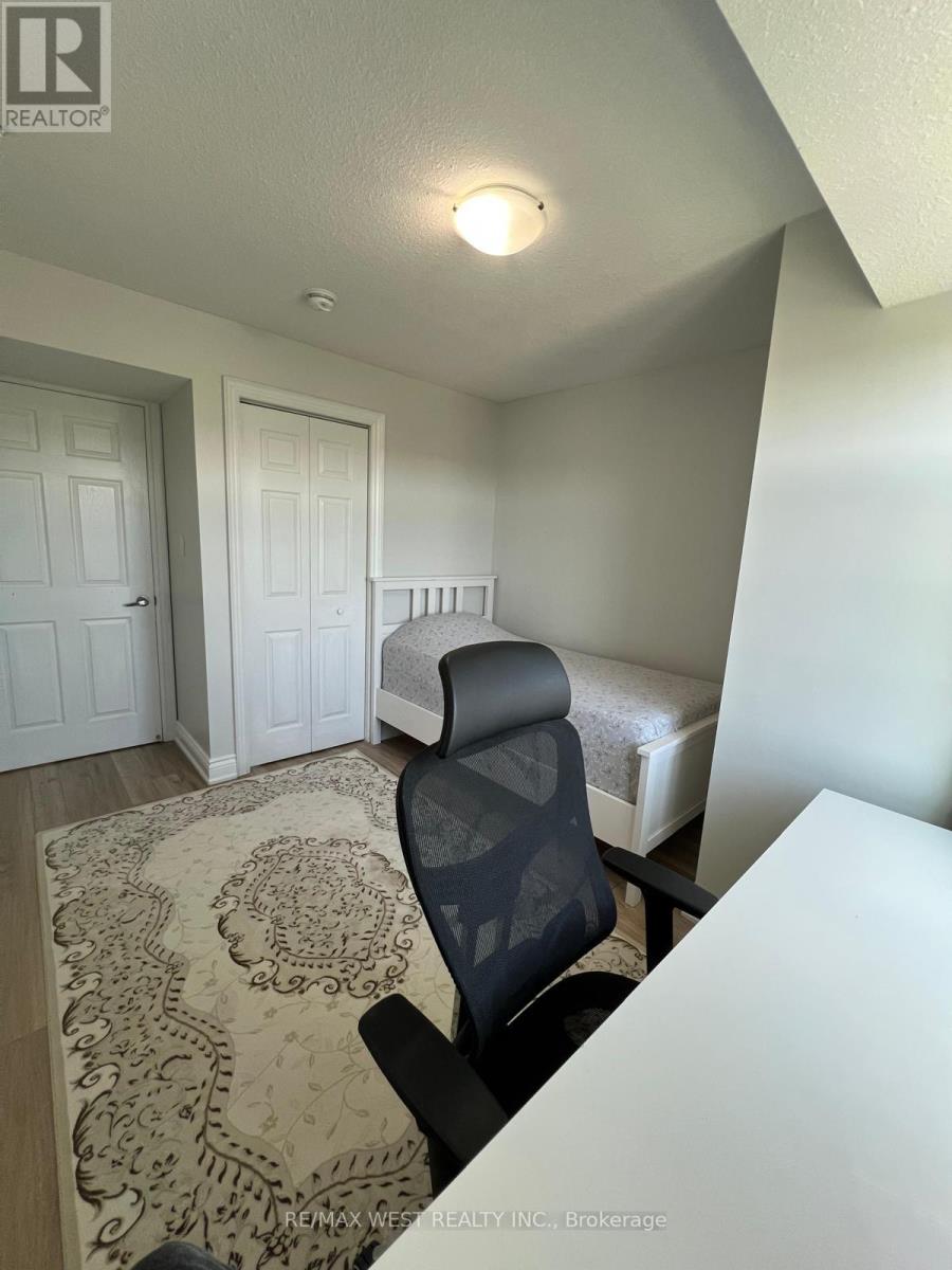 401 - 64 Frederick Drive, Guelph (Pineridge/westminster Woods), Ontario  N1L 0E9 - Photo 11 - X12374725