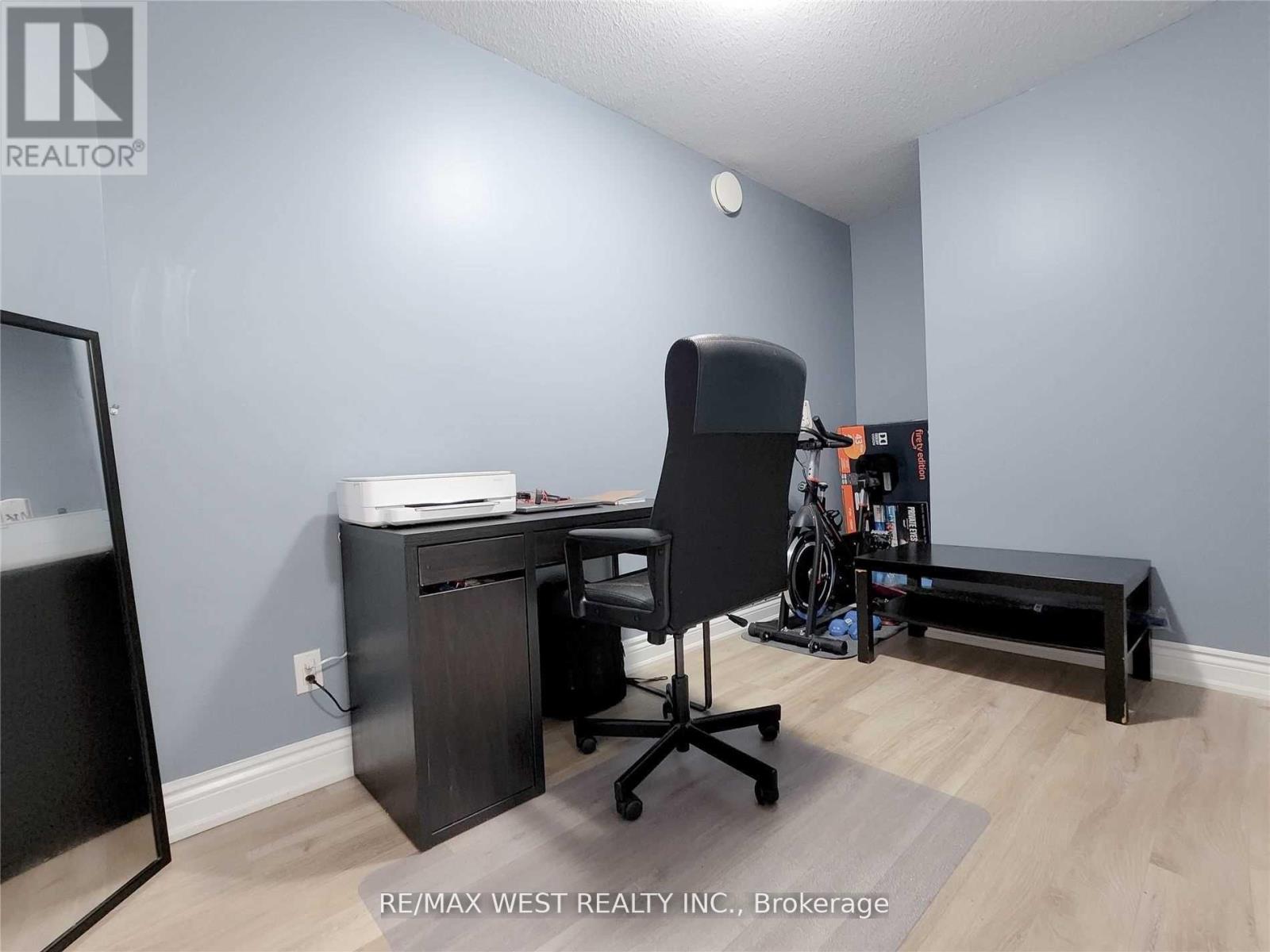 401 - 64 Frederick Drive, Guelph, Ontario  N1L 0E9 - Photo 2 - X12374725