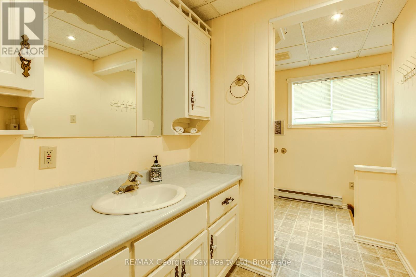 16 Yarwood Road, Tiny, Ontario  L0L 2J0 - Photo 16 - S12376829