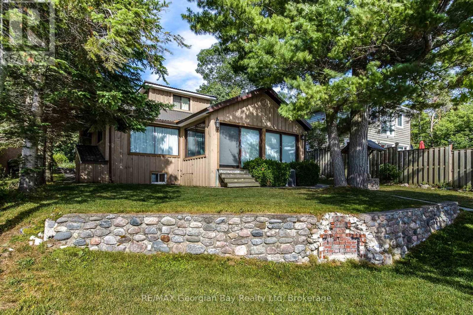 16 Yarwood Road, Tiny, Ontario  L0L 2J0 - Photo 2 - S12376829