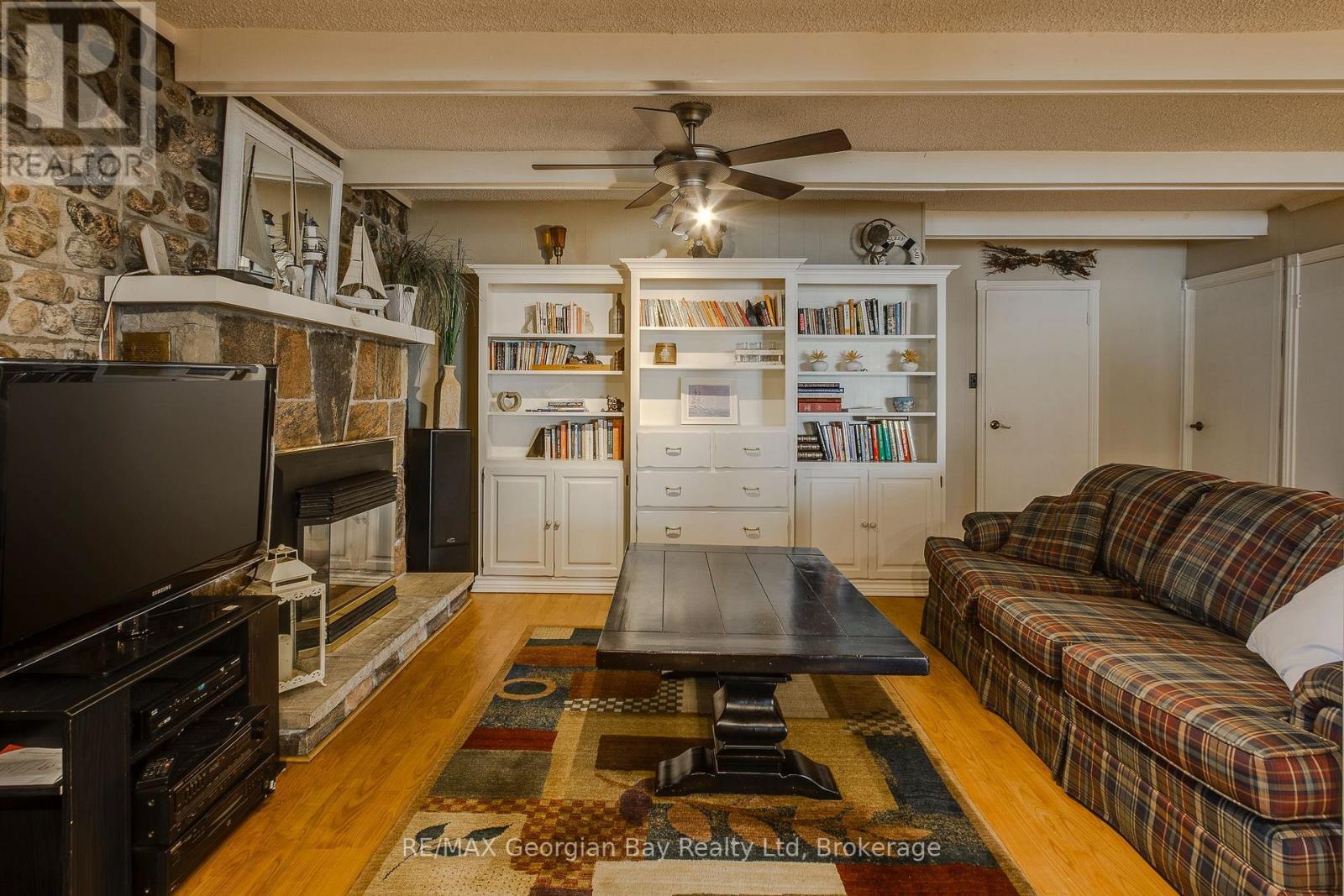 16 Yarwood Road, Tiny, Ontario  L0L 2J0 - Photo 7 - S12376829