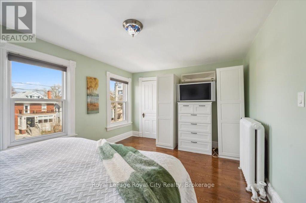 572 Woolwich Street, Guelph, Ontario  N1H 3Y2 - Photo 25 - X12376713