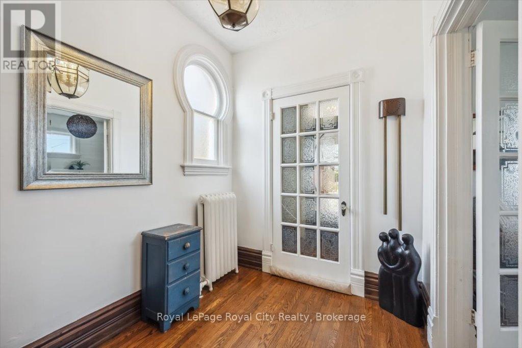 572 Woolwich Street, Guelph, Ontario  N1H 3Y2 - Photo 8 - X12376713