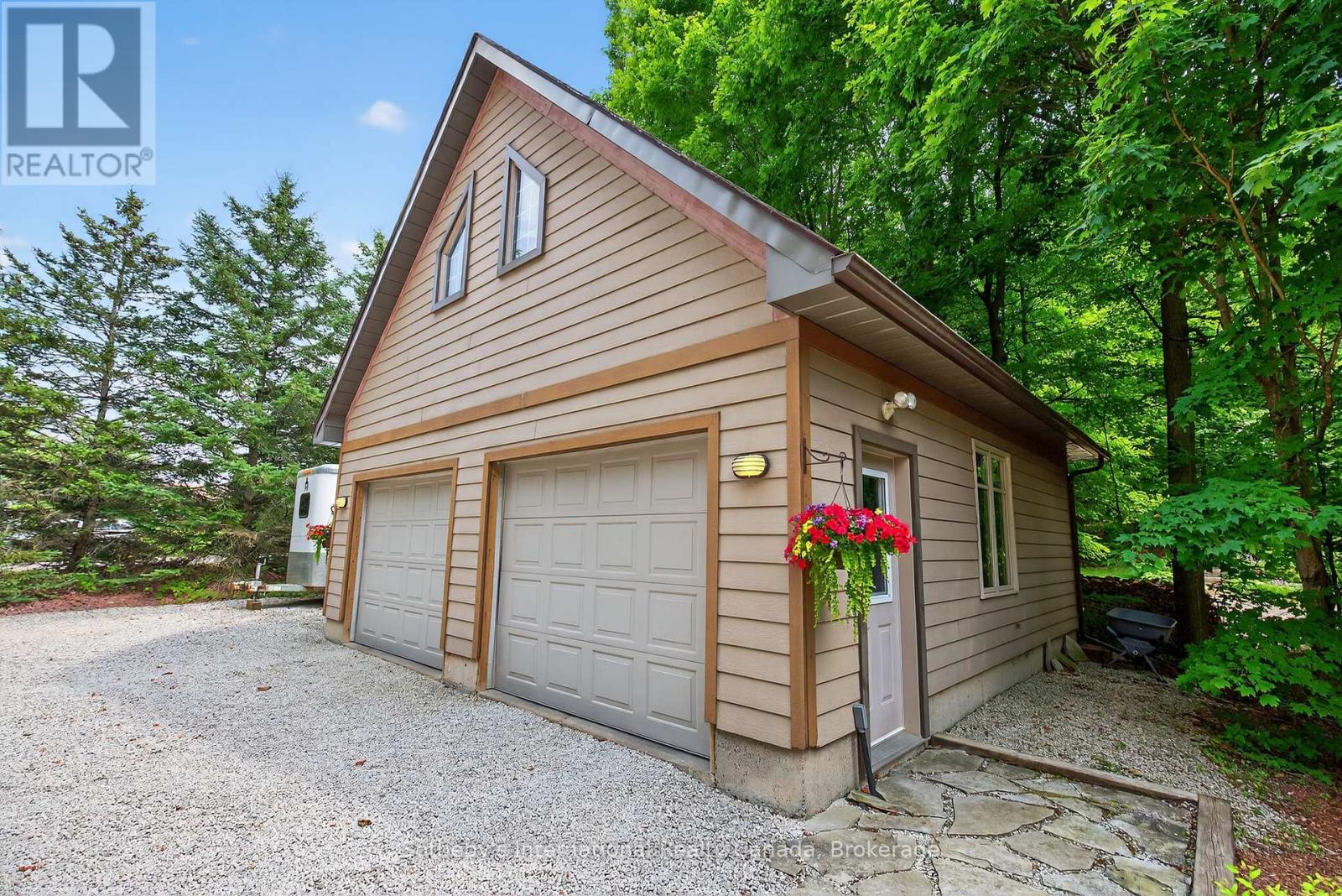 28 Big Tree Circle, Mulmur, Ontario  L9V 3M3 - Photo 41 - X12376790