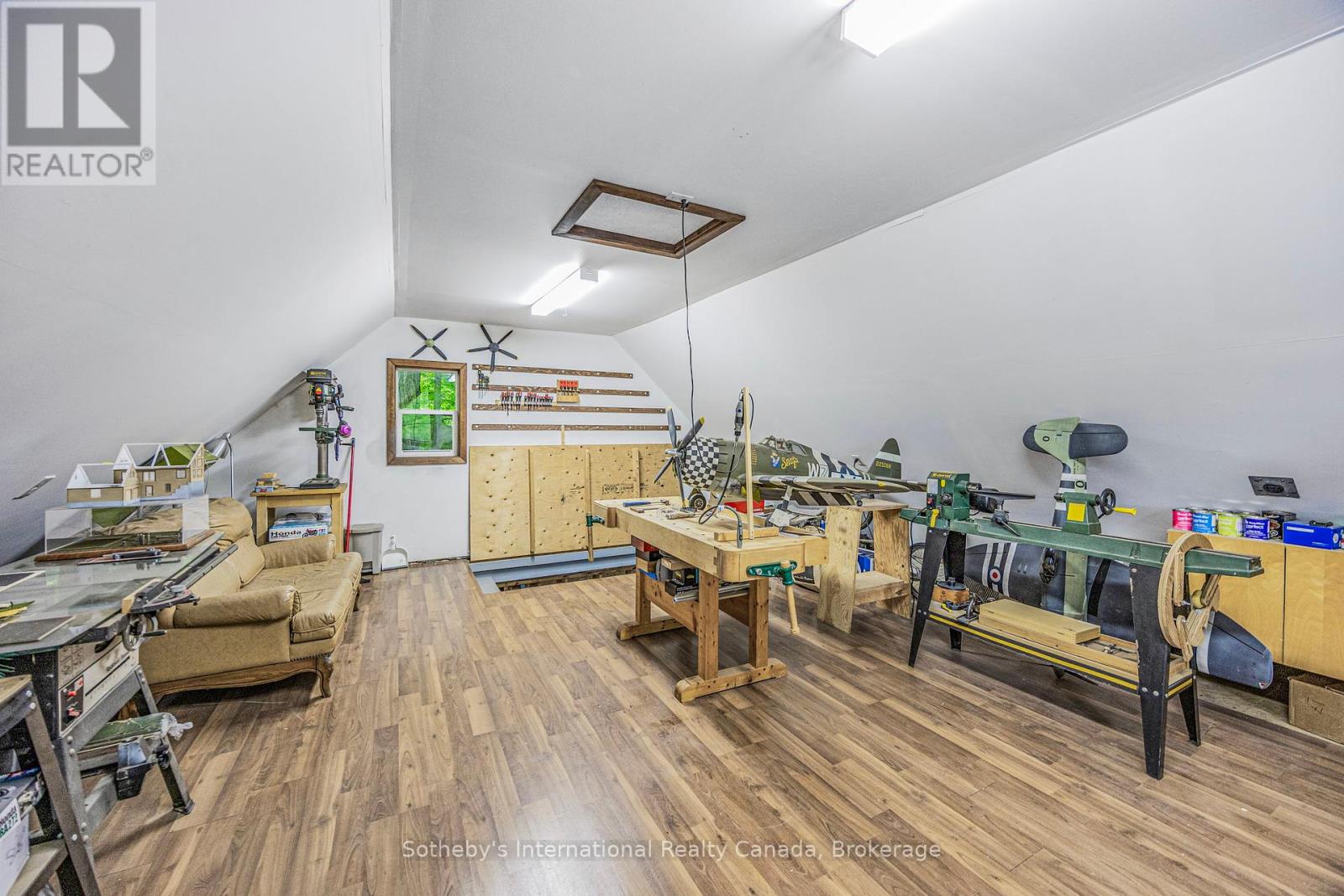28 Big Tree Circle, Mulmur, Ontario  L9V 3M3 - Photo 43 - X12376790