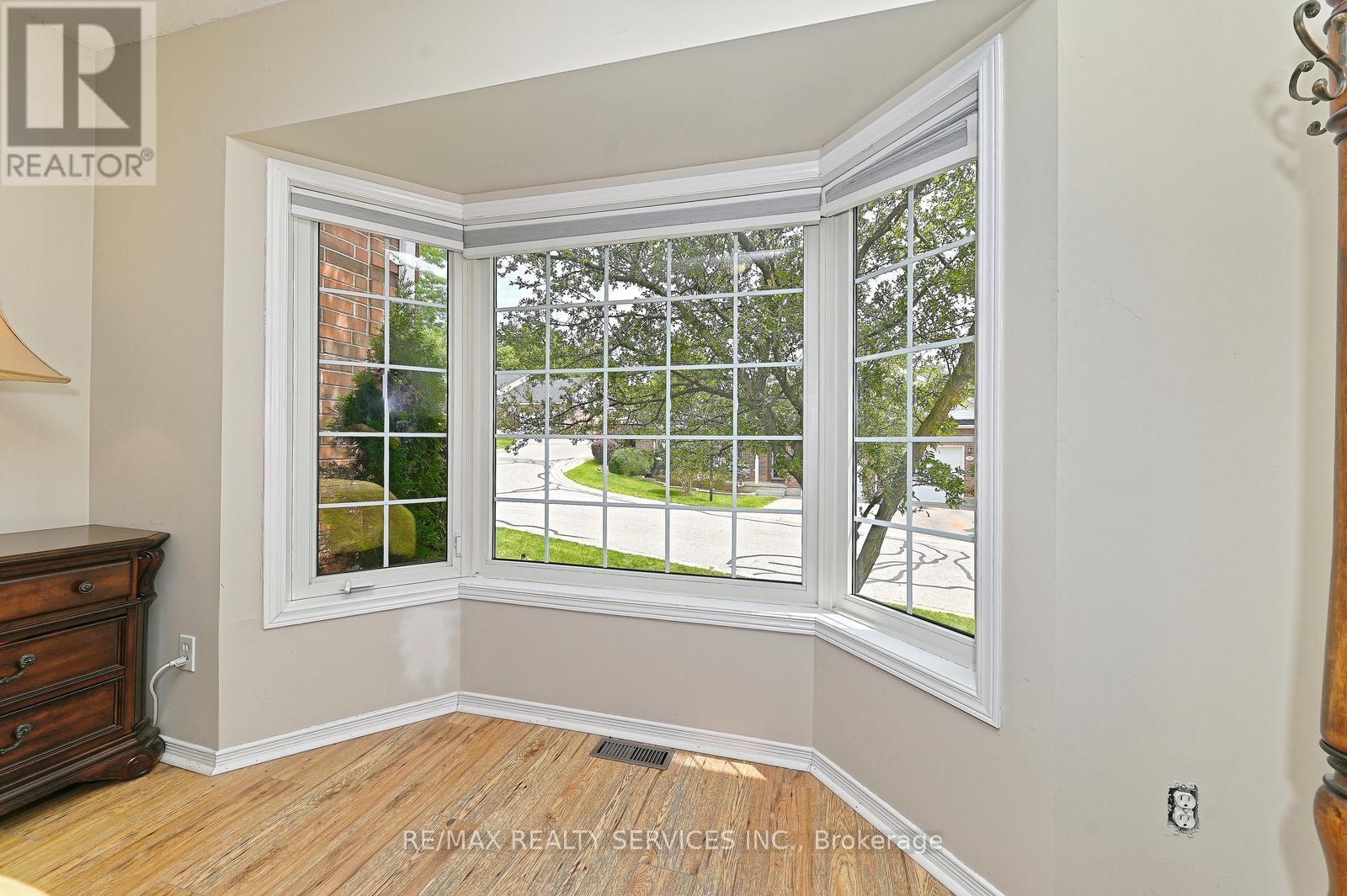 31 - 1077 Hamilton Road, London East, Ontario  N5W 6G3 - Photo 4 - X12376468