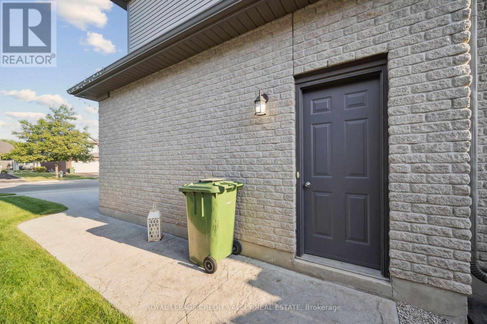 9 Peach Tree Boulevard, St. Thomas, Ontario  N5R 0B3 - Photo 42 - X12376491
