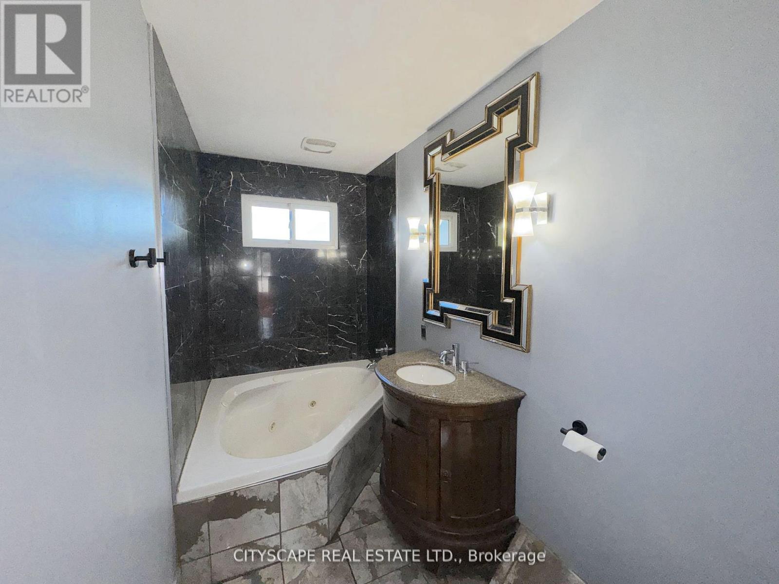 515 Grantham Avenue, St. Catharines (Vine/linwell), Ontario  L2M 6W2 - Photo 20 - X12376506
