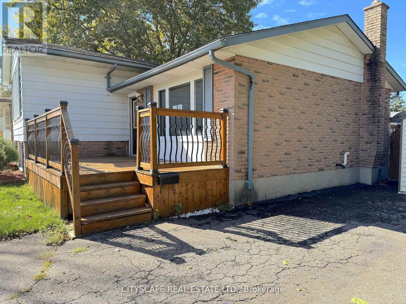 515 Grantham Avenue, St. Catharines (Vine/linwell), Ontario  L2M 6W2 - Photo 3 - X12376506