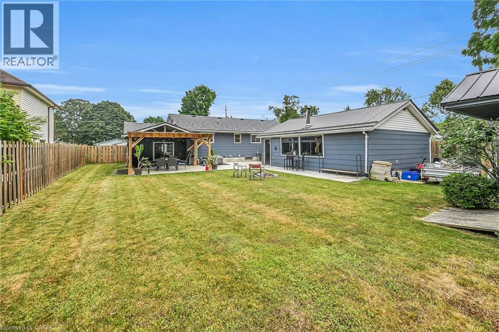 4 Clifford Street, Port Dover, Ontario  N0A 1N0 - Photo 1 - 40745527