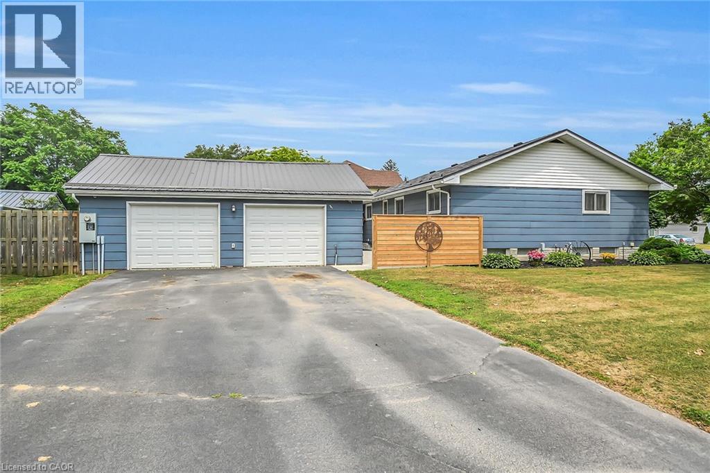 4 Clifford Street, Port Dover, Ontario  N0A 1N0 - Photo 2 - 40745527